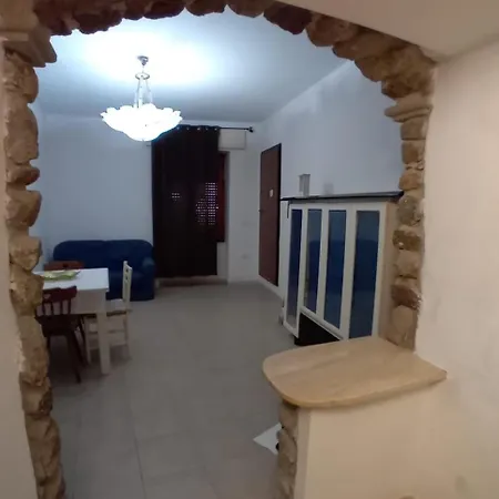 Al Centro Di *
